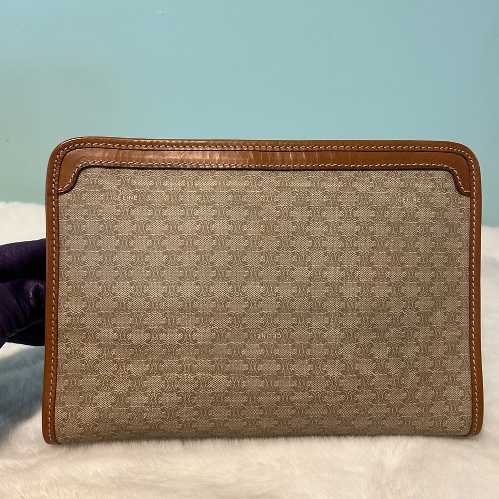CELINE Clutch in Beige Canvas. Authentic and pre-owned. - Picture 14 of 14